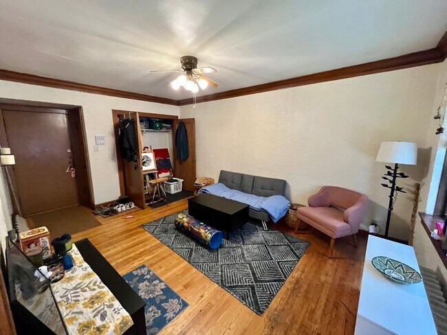 Interior Photo - 4474 N Oakland Ave