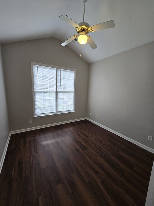 Building Photo - 7803 Harrington Woods Rd