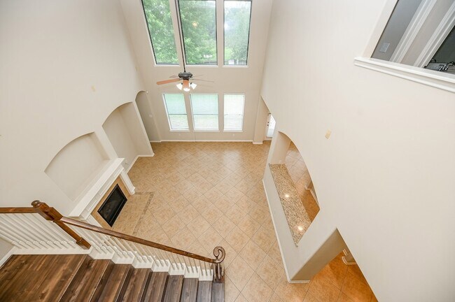 Building Photo - 602 Coggins Point Way