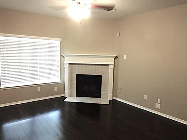 Building Photo - 4111 Mt Everest Way