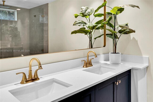 Building Photo - 5706 Guava Dr