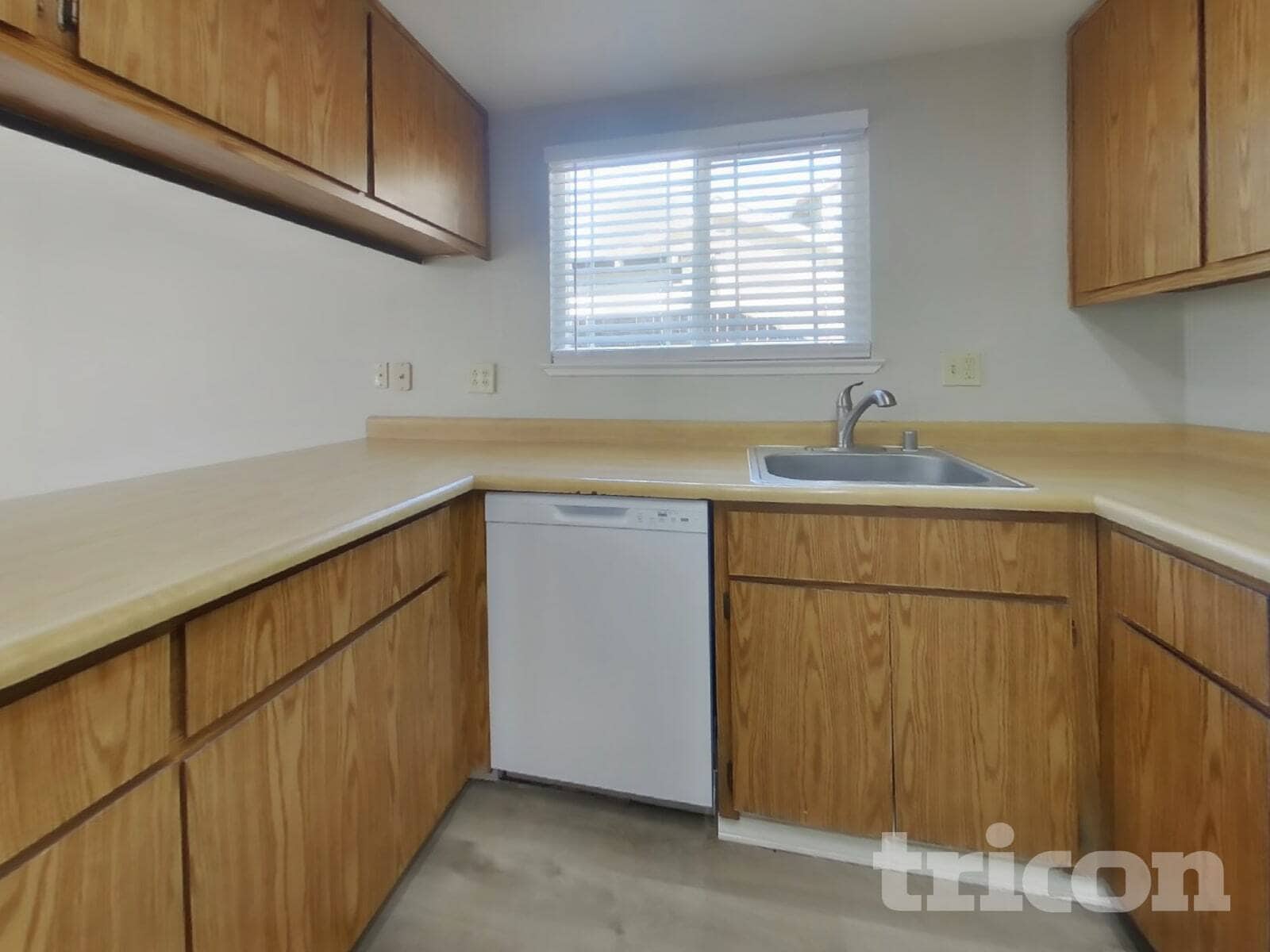 Building Photo - 9411 Aizenberg Cir