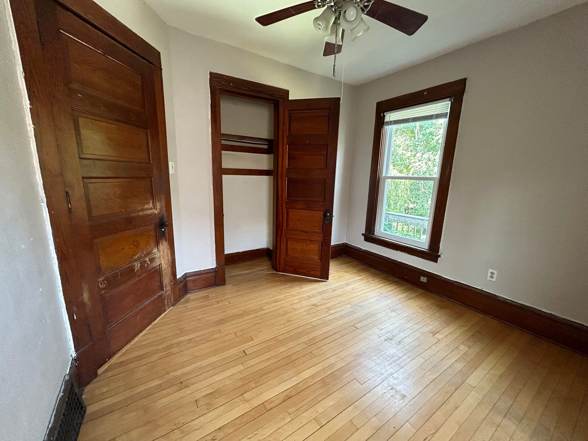 Building Photo - 514 E Johnson St