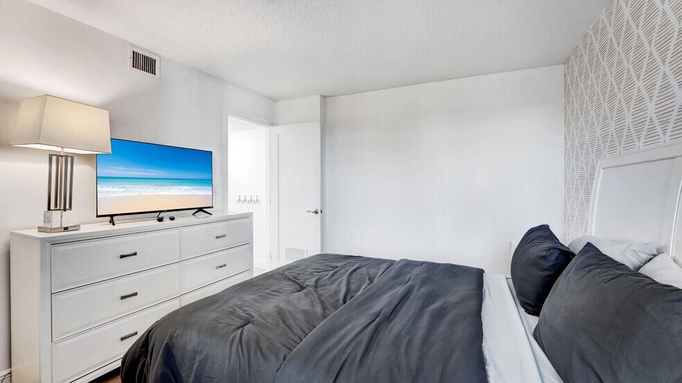 Building Photo - 955 Dotterel Rd