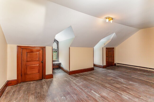 Building Photo - 273 S Hanover St