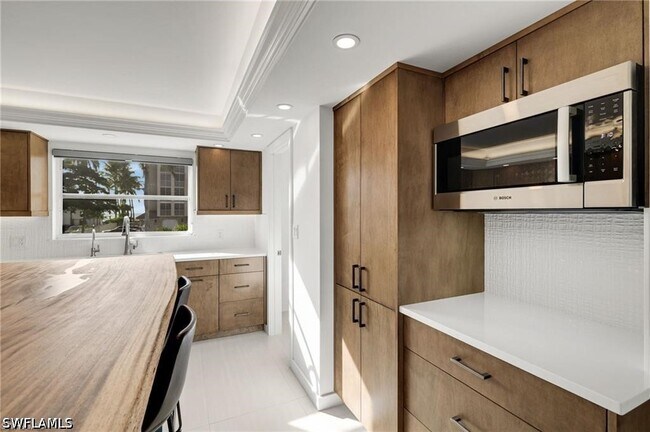 Building Photo - 9486 Gulf Shore Dr