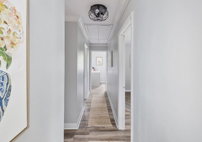 Building Photo - 10511 Lunswood Rd