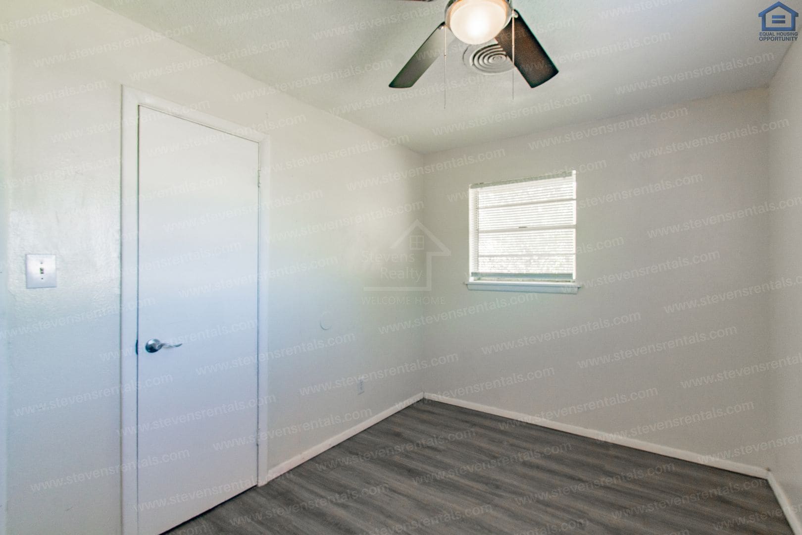 Building Photo - 717 SW Ranch Oak Blvd