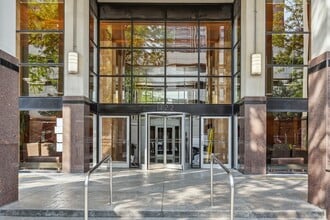 Building Photo - 1122 N Clark St