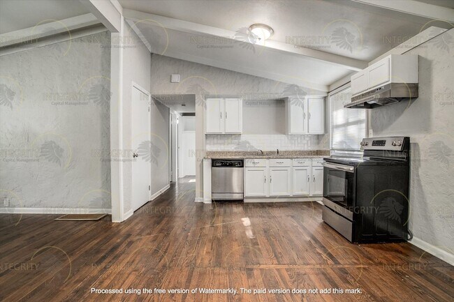 Building Photo - 4809 Farley Ave