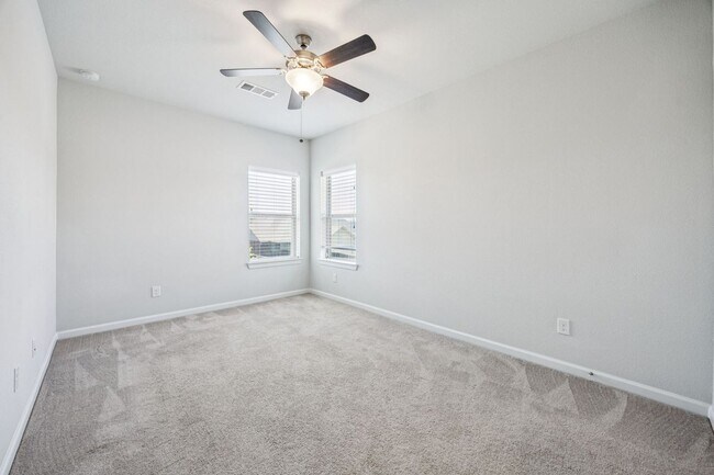 Building Photo - 13721 Parkline Wy