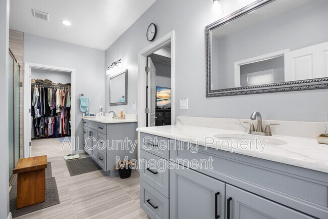 Building Photo - 4089 NW River Sebastian Ln