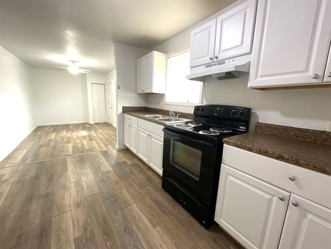 Building Photo - 5523 Avenue O 1/2