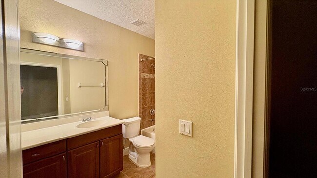 Building Photo - 115 Riverview Bend S