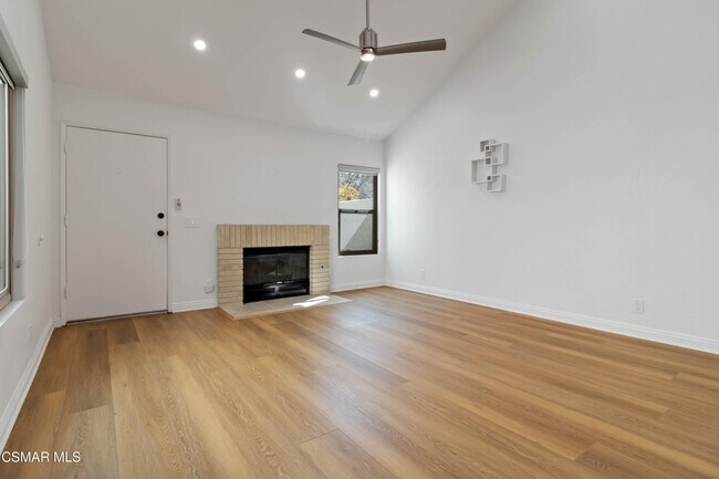 Building Photo - 646 Via Colinas