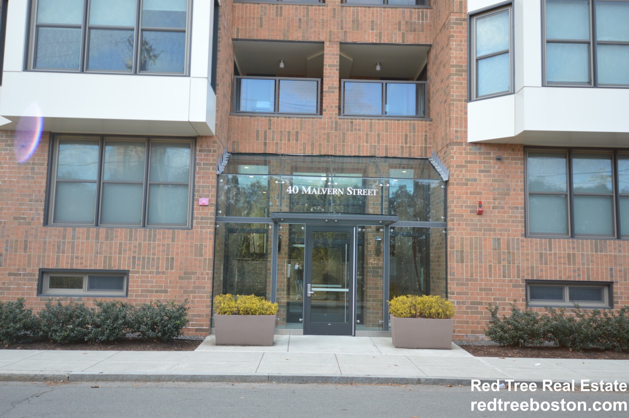 Building Photo - 74 Ashford St