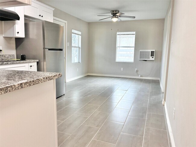 Building Photo - 2220 Avenue L