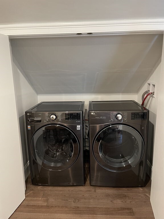 Building Photo - 7 Hillside Ave