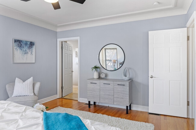 Building Photo - 221 Brighton Way