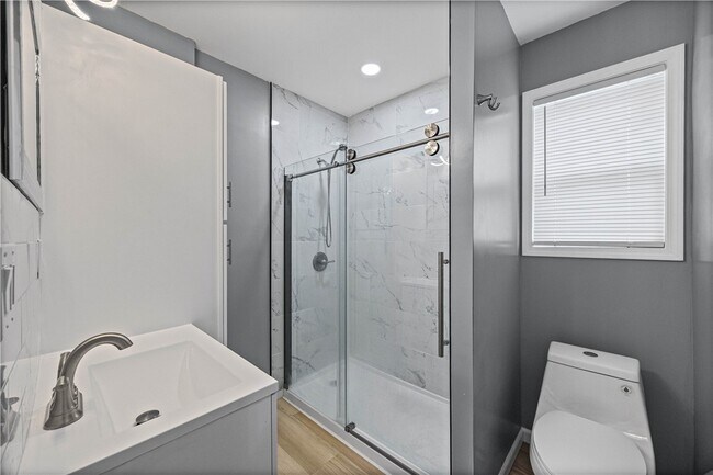 Building Photo - 325 1st St