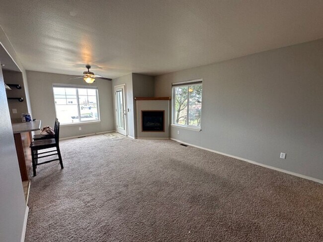 Building Photo - 1120 Longbow Ln
