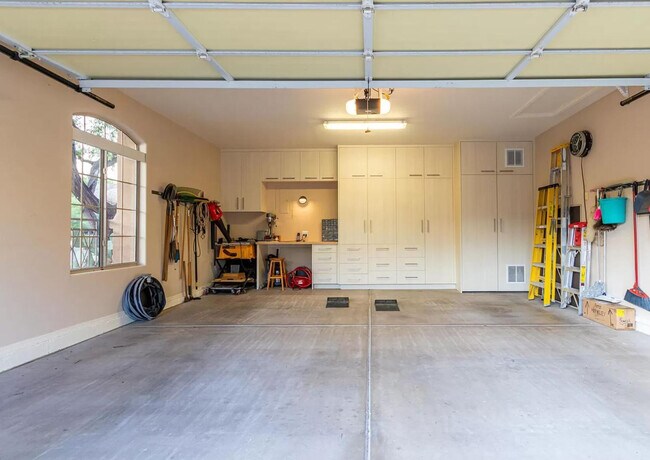 Building Photo - 11591 E Desert Willow Dr