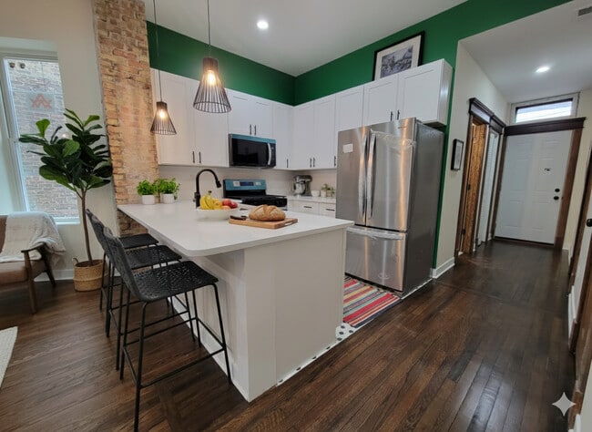 Building Photo - 1644 S Millard Ave