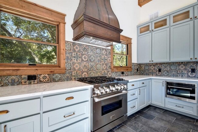 Building Photo - 108 Hub Dr