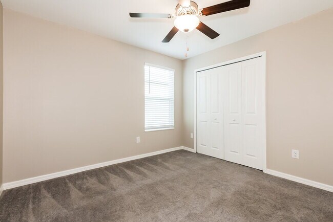 Building Photo - 7340 Spring Snowflake Ave