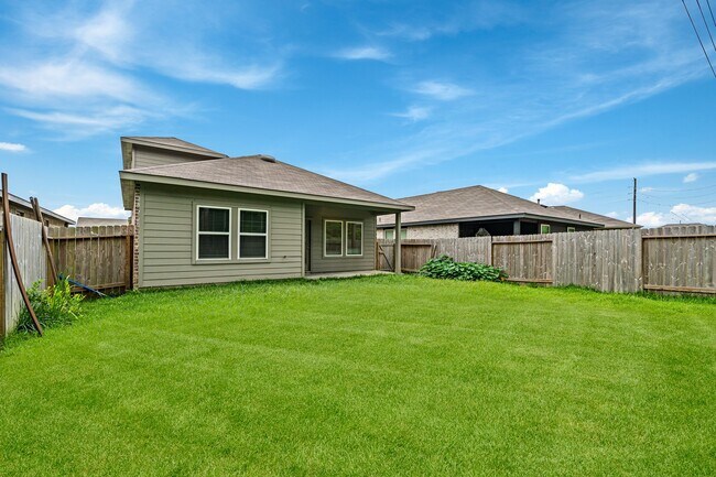 Building Photo - 24122 Juniper Hts Dr