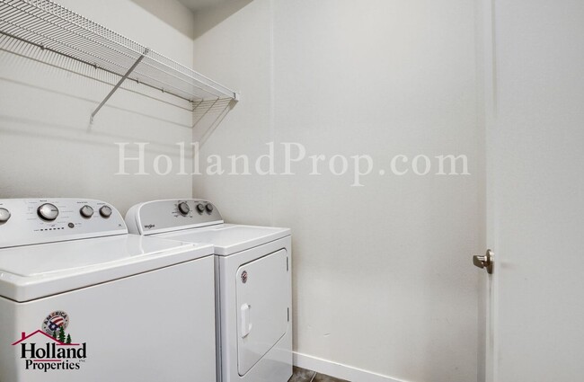 Building Photo - Well designed 2 bedroom home in beautiful Willsonville