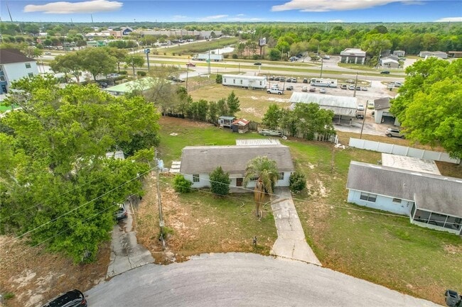 Building Photo - 201 Valencia Dr