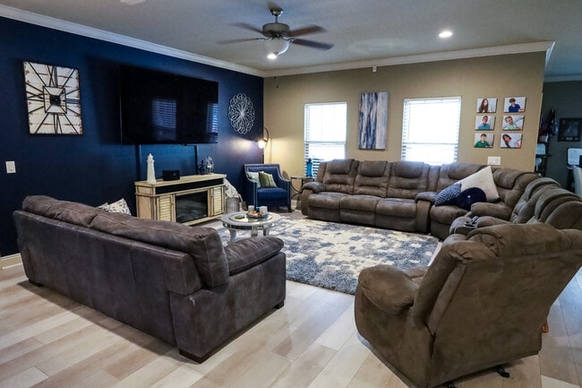 Building Photo - 9168 Military Trail