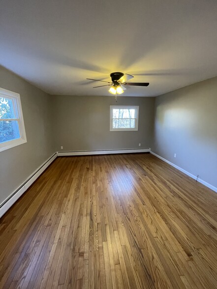 Building Photo - 513 Waverly Ave