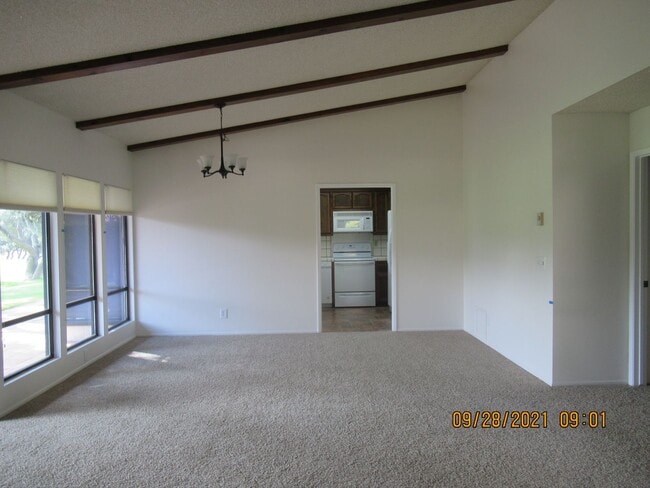 Building Photo - Country Club Condo Located On Hole 12