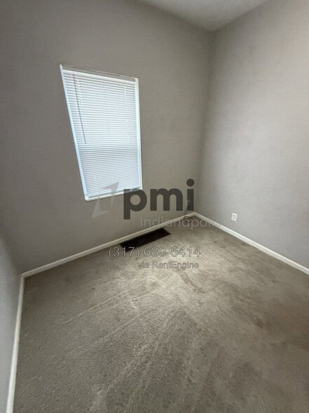 Building Photo - 112 Adler St
