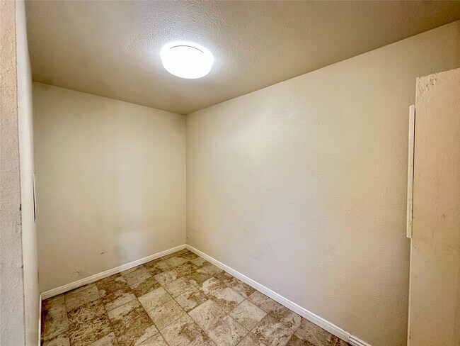 Building Photo - 5222 Avenue O