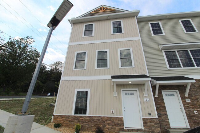 Building Photo - 101 Willowstone Court