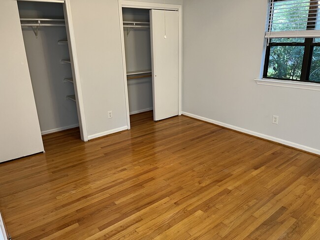 Building Photo - 6828 Ray Rd