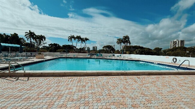 Building Photo - 20355 NE 34th Ct