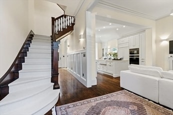 Building Photo - 57 Monmouth St