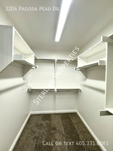 Building Photo - 3204 Pagoda Pead Dr