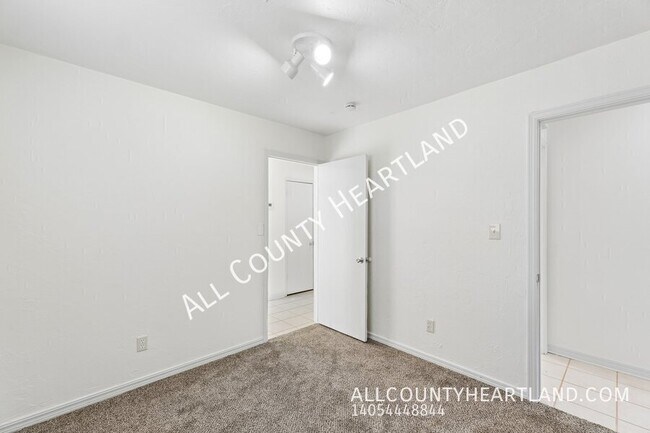 Building Photo - 502 NE 19th St