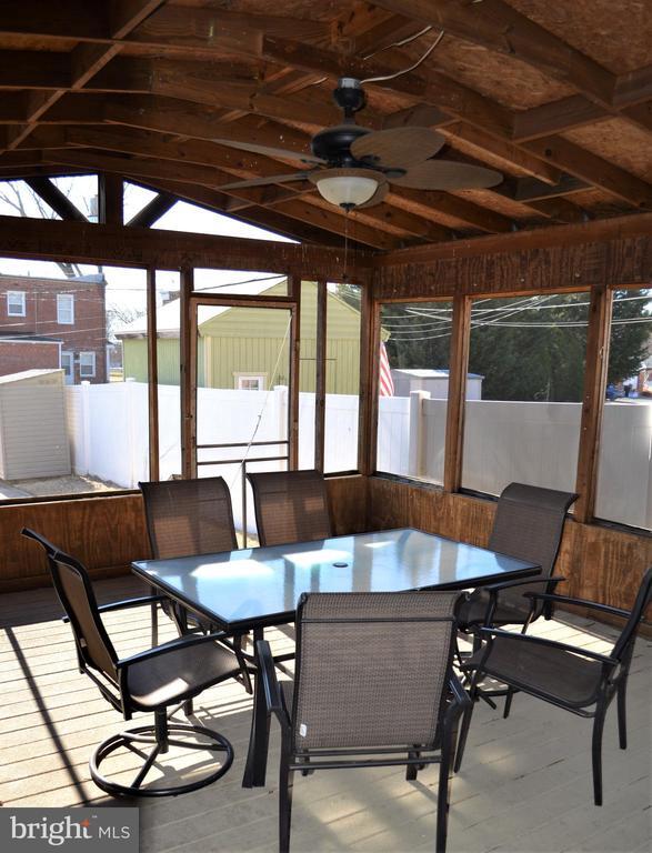 Building Photo - 1650 Gray Haven Ct