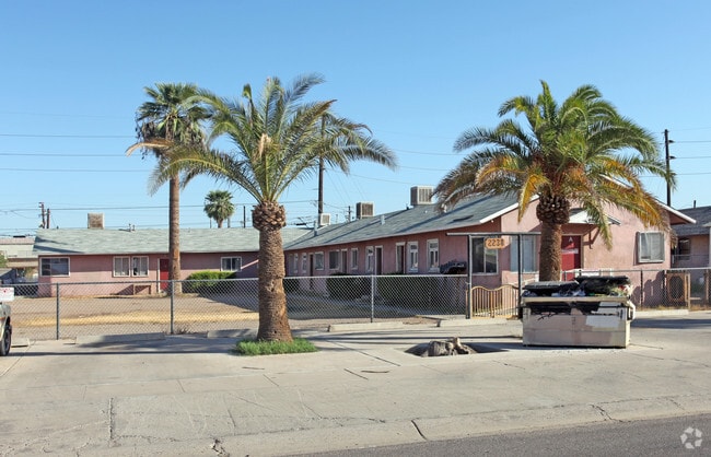 Primary Photo - 2238 E Taylor St