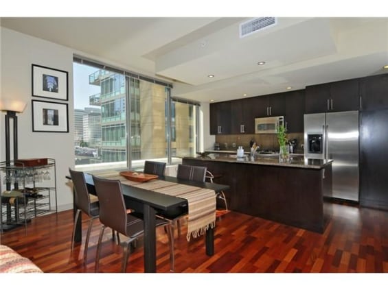 Building Photo - Great 2bd 2ba condo in South Lake Union 2200 complex W/S/G Parking included! SLU's best location