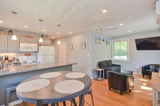 Building Photo - 10 Josephs Way
