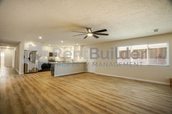 Building Photo - !!!!WOW PRICE INPROVEMENT JUST IN TIME FOR...