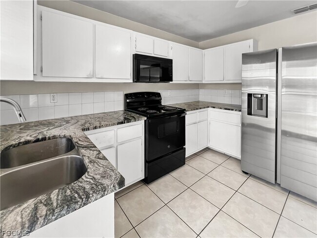 Building Photo - 2704 Owen Ave S