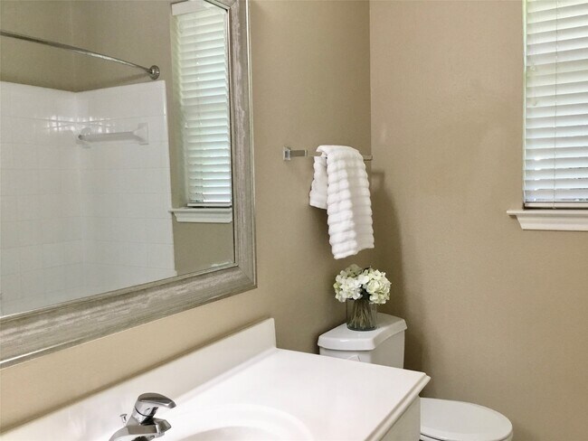 Building Photo - 14 Heron Hollow Ct